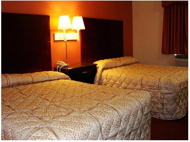 Red Carpet Inn Elmwood Elmwood Park Room photo